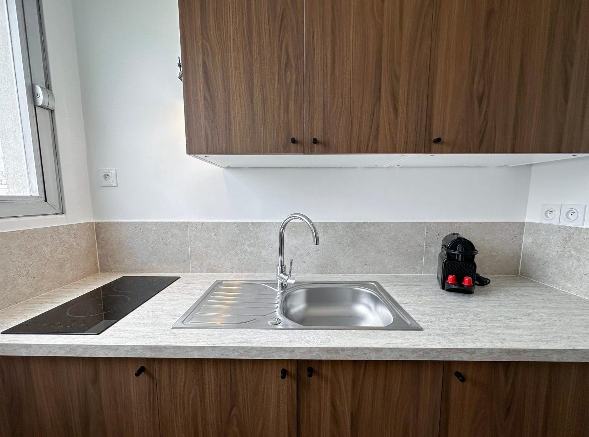Brand-New Studio With Eiffel Tower View 파리 외부 사진